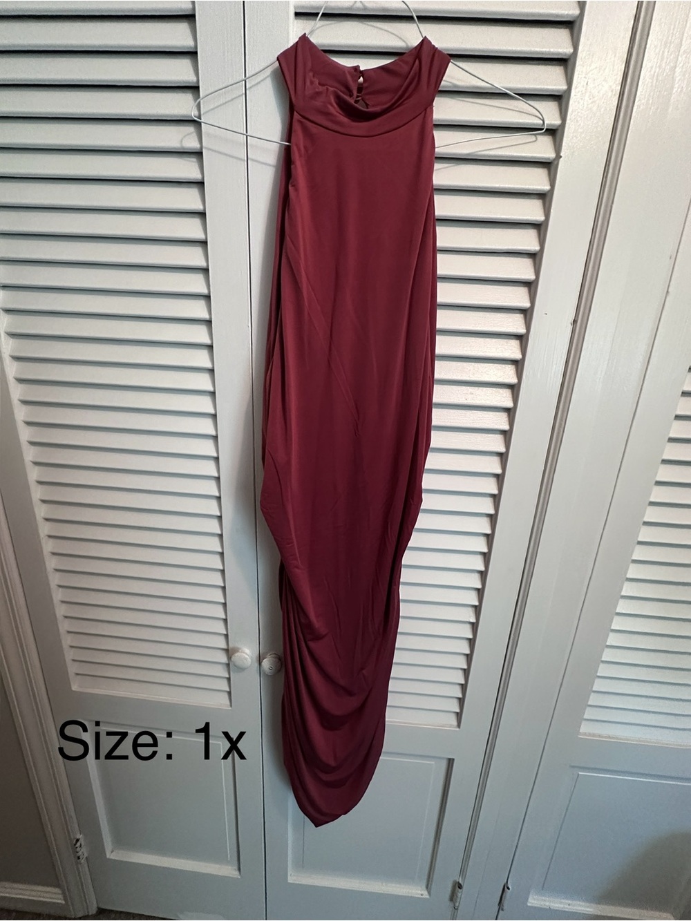 VENUS Sleeveless High-Neck Midi Dress in Wine